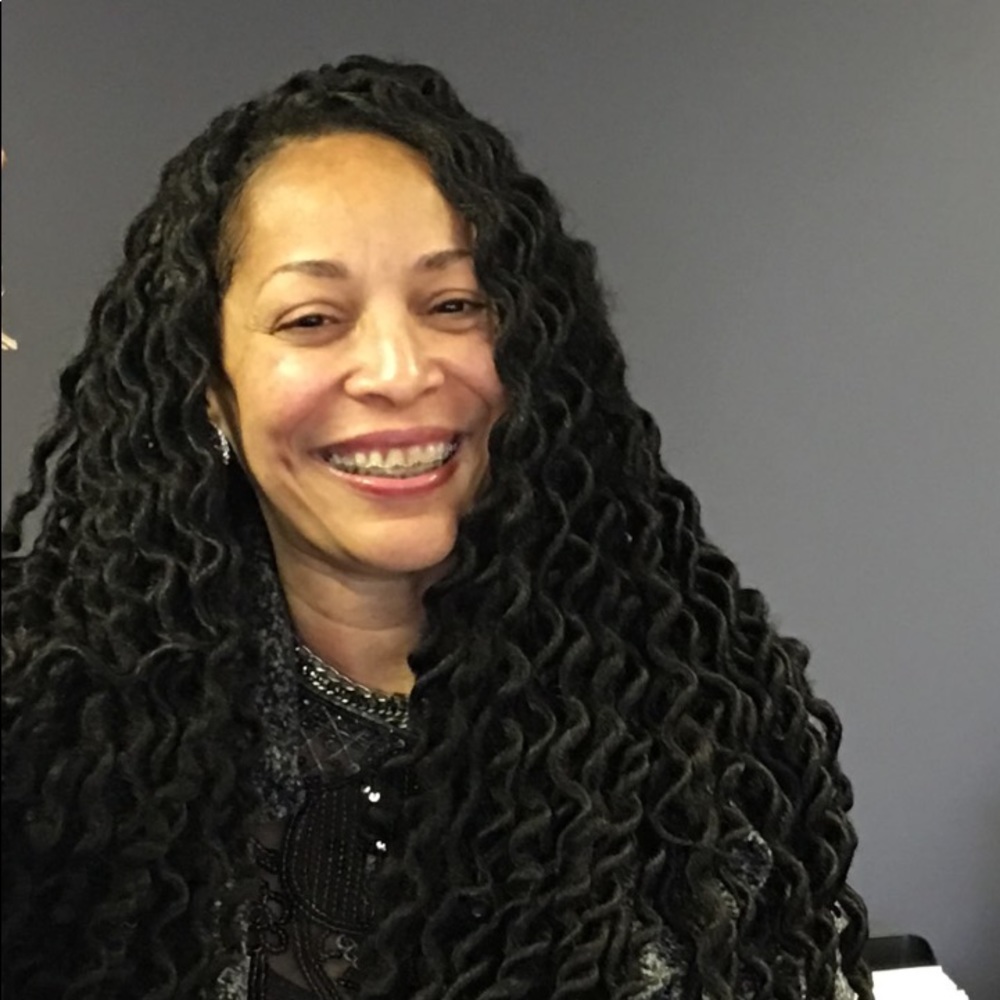 Meet your Posher, Angela